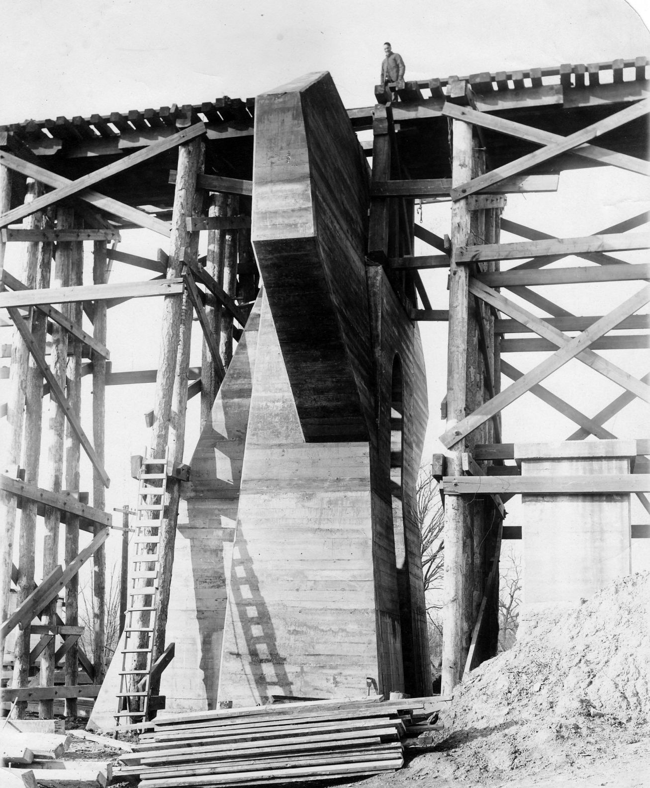 Ilinois Central bridge.jpg